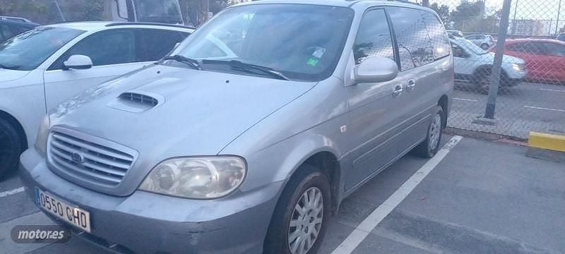Gris Usado 2003 Kia Carnival Monovolumen | 2500 € (Super precio) - Imagen 1/3