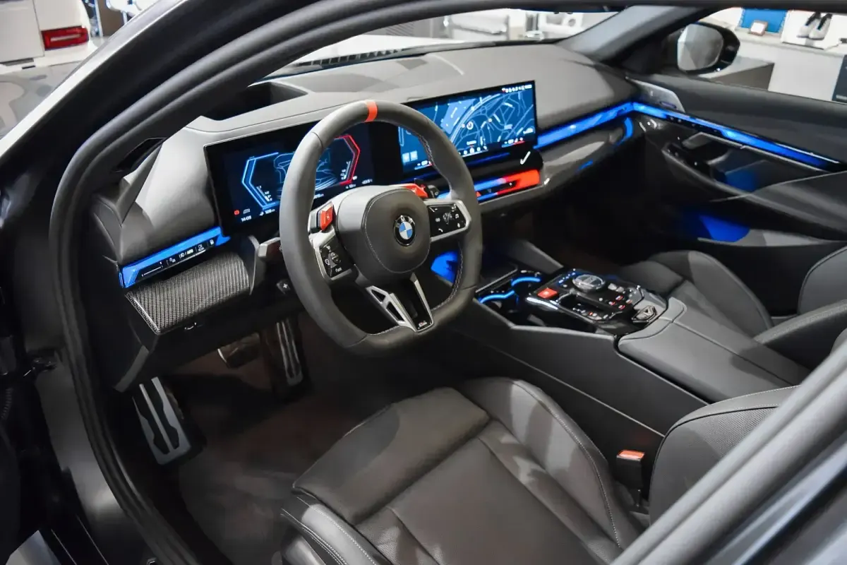Nuevo BMW M5 Comfort Edition 727 CV (534 kW) 2026 Negro Familiar