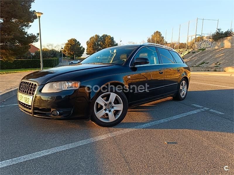 Usado Audi A4 140 CV (102 kW) 2008 Negro Familiar