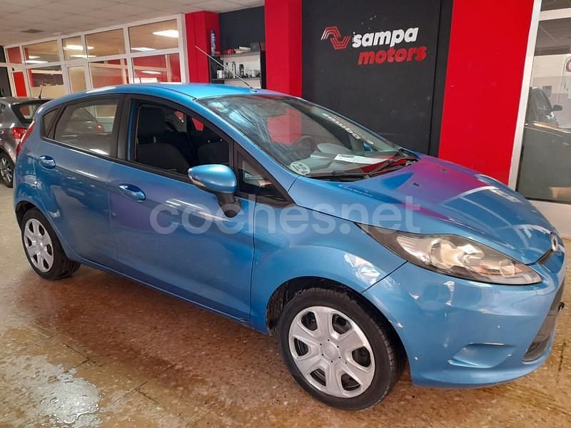 Azul Usado 2010 Ford Fiesta Trend Berlina | 4990 € (Precio justo) - Imagen 1/4