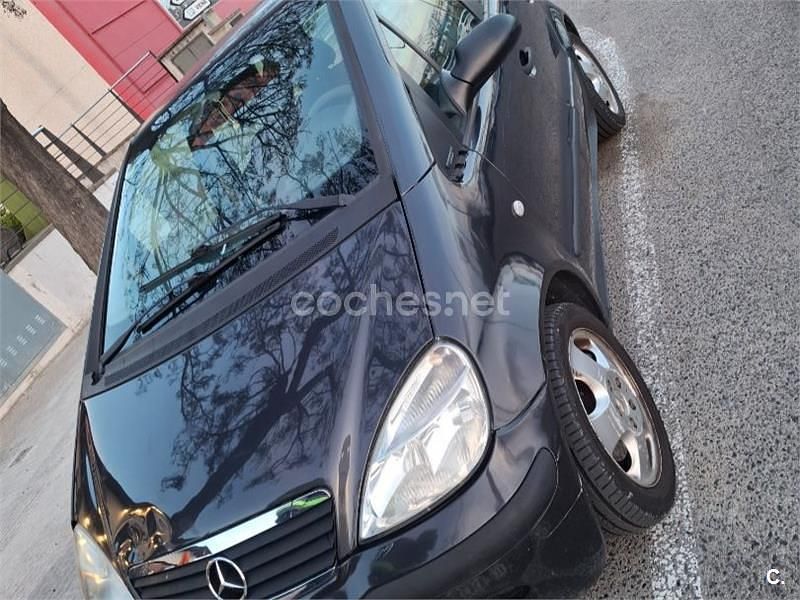 Usado Mercedes A170 Classic 90 CV (66 kW) 2002 Gris / plata Monovolumen