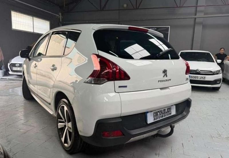 Usado Peugeot 3008 Allure 120 CV (88 kW) 2016 Blanco Monovolumen