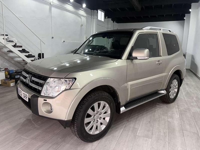Plateado Usado 2010 Mitsubishi Montero SUV | 18.900 € (Un poco caro) - Imagen 1/4