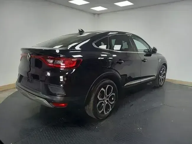 Usado Renault Arkana Intens 145 CV (106 kW) 2022 Negro SUV