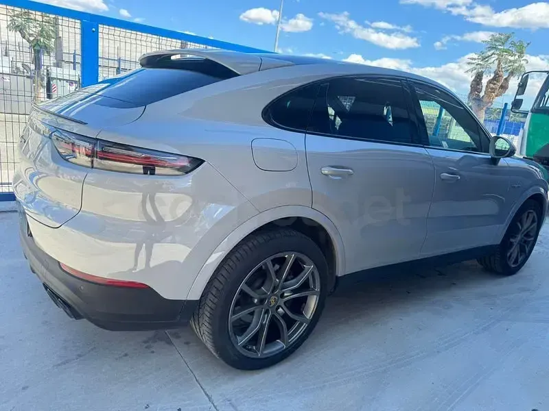 Usado Porsche Cayenne 462 CV (339 kW) 2021 Blanco SUV