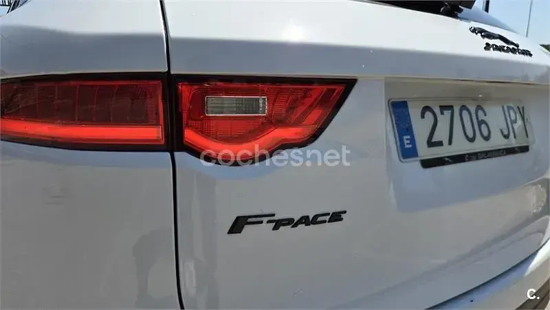 Usado Jaguar F-Pace Prestige 300 CV (220 kW) 2016 Blanco SUV