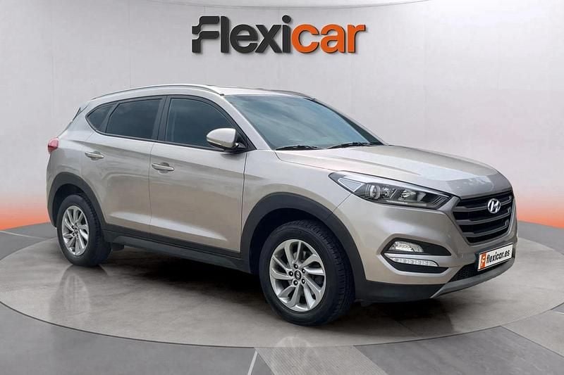 Usado Hyundai Tucson 132 CV (97 kW) 2018 Beige SUV