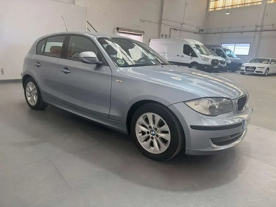Usado BMW 118 143 CV (105 kW) 2011 Azul Utilitario