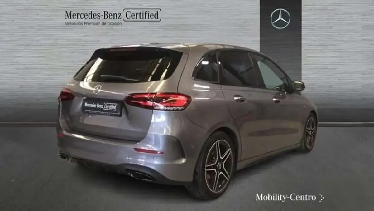 Usado Mercedes B200 150 CV (110 kW) 2021 Gris Utilitario