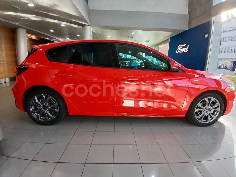 Nuevo Ford Focus ST-Line X 125 CV (91 kW) 2025 Rojo Berlina