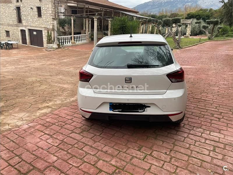 Usado Seat Ibiza Style 95 CV (69 kW) 2018 Blanco Berlina