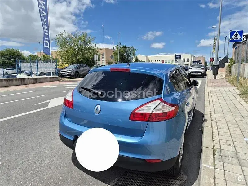 Usado Renault Mégane III LIMITED 110 CV (80 kW) 2014 Azul Berlina