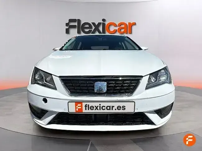 Usado Seat Leon Style 115 CV (84 kW) 2019 Blanco Berlina