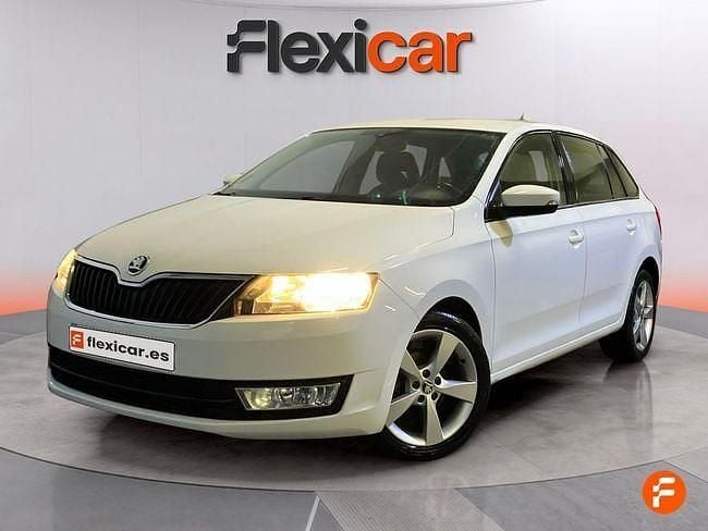 Usado Skoda Rapid Active 90 CV (66 kW) 2015 Blanco Utilitario