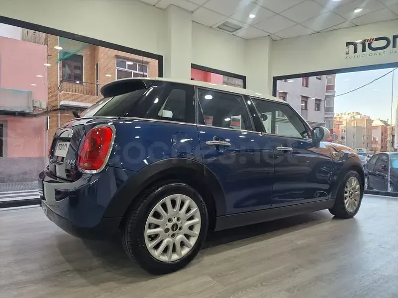 Usado Mini Cooper 136 CV (100 kW) 2015 Azul Utilitario