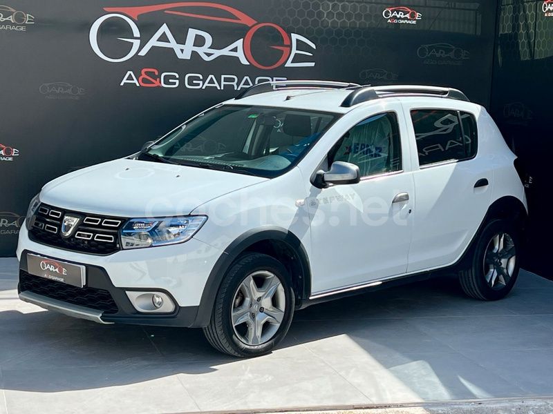 Usado Dacia Sandero Lauréate 90 CV (66 kW) 2017 Blanco Utilitario