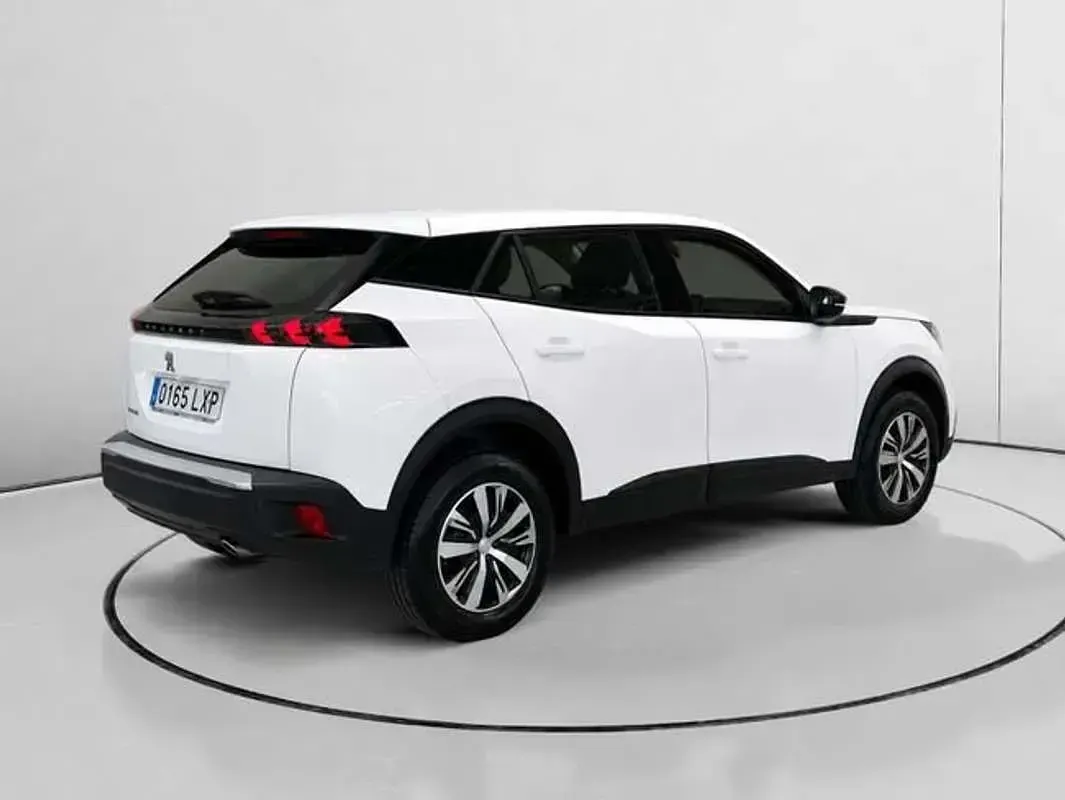 Usado Peugeot 2008 Active 110 CV (80 kW) 2022 Blanco SUV