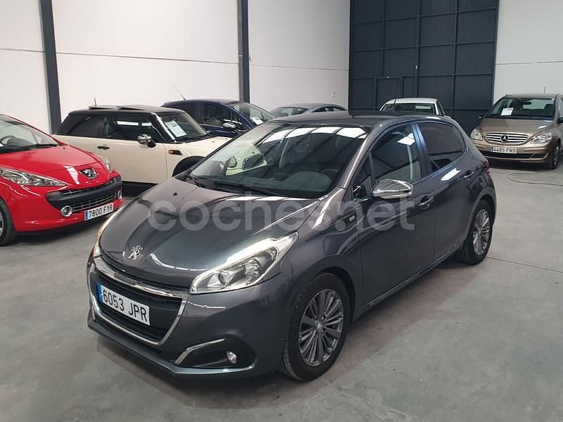Gris / plata Usado 2016 Peugeot 208 Style Utilitario | 7999 € (Precio justo) - Imagen 1/4