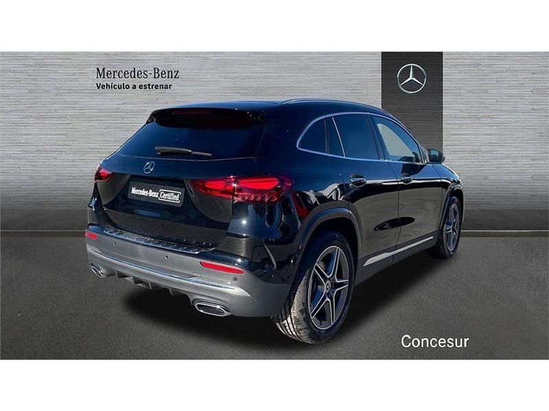 Usado Mercedes GLA200 150 CV (110 kW) 2025 Negro SUV