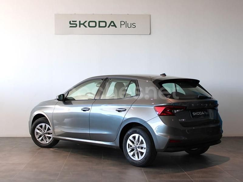 Nuevo Skoda Fabia 95 CV (69 kW) 2025 Gris / plata Berlina