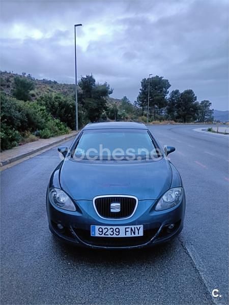 Usado Seat Leon Sport 105 CV (77 kW) 2007 Azul Utilitario