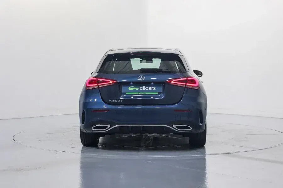Usado Mercedes A250 218 CV (160 kW) 2020 Azul Berlina