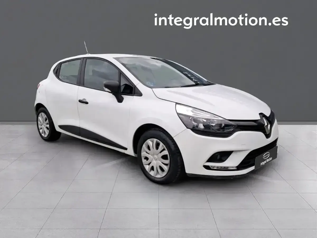 Usado Renault Clio IV Business 89 CV (65 kW) 2019 Blanco Berlina
