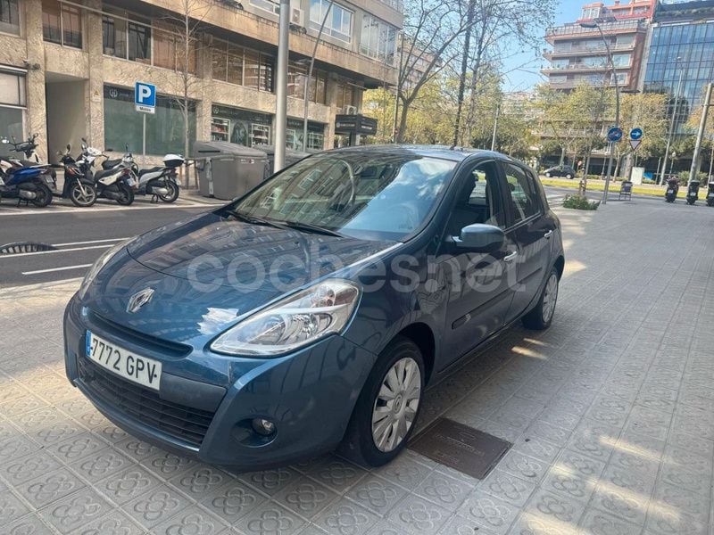 Azul Usado 2009 Renault Clio II Authentique Berlina | 4990 € (Un poco caro) - Imagen 1/4