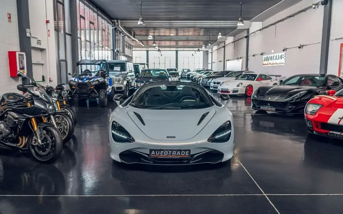Usado McLaren 720S 721 CV (530 kW) 2022 Plateado Descapotable