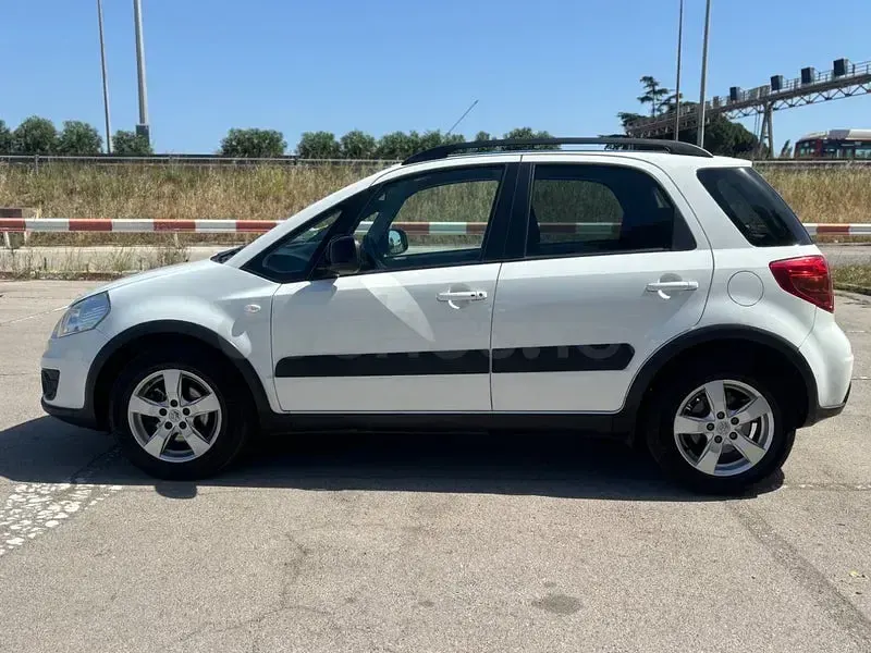 Usado Suzuki SX4 GL 120 CV (88 kW) 2013 Blanco SUV