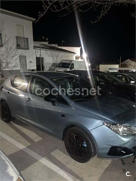 Usado Seat Ibiza Reference 105 CV (77 kW) 2008 Azul Berlina