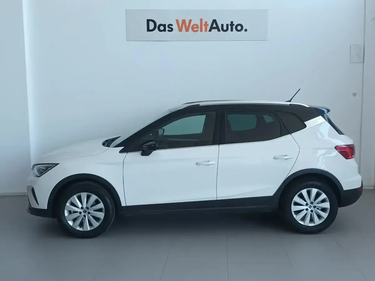 Usado Seat Arona Ecomotive 110 CV (80 kW) 2021 Blanco SUV