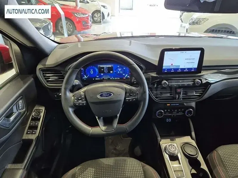Usado Ford Kuga ST-Line 225 CV (165 kW) 2022 Rojo SUV