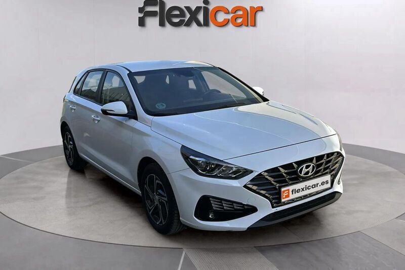 Blanco Usado 2021 Hyundai i30 Berlina | 14.490 € (Precio justo) - Imagen 1/4