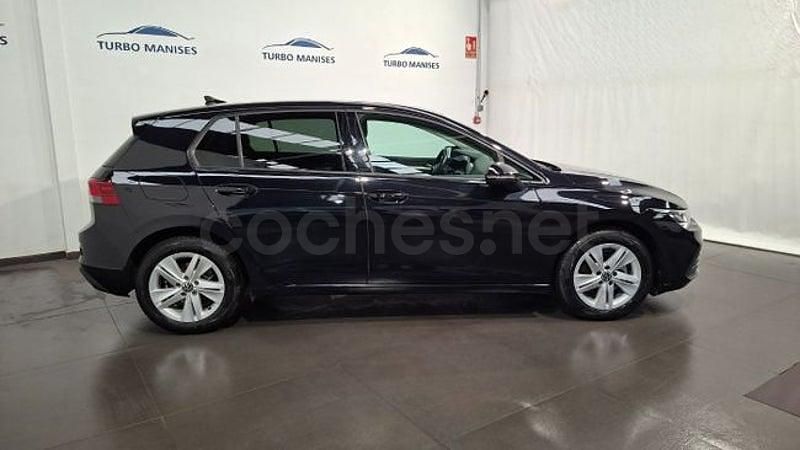 Usado VW Golf VIII Life 115 CV (84 kW) 2021 Blanco Berlina