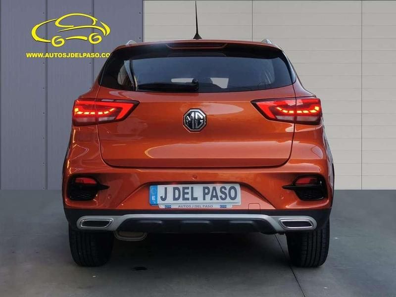 Usado MG ZS Luxury 111 CV (81 kW) 2022 Naranja SUV