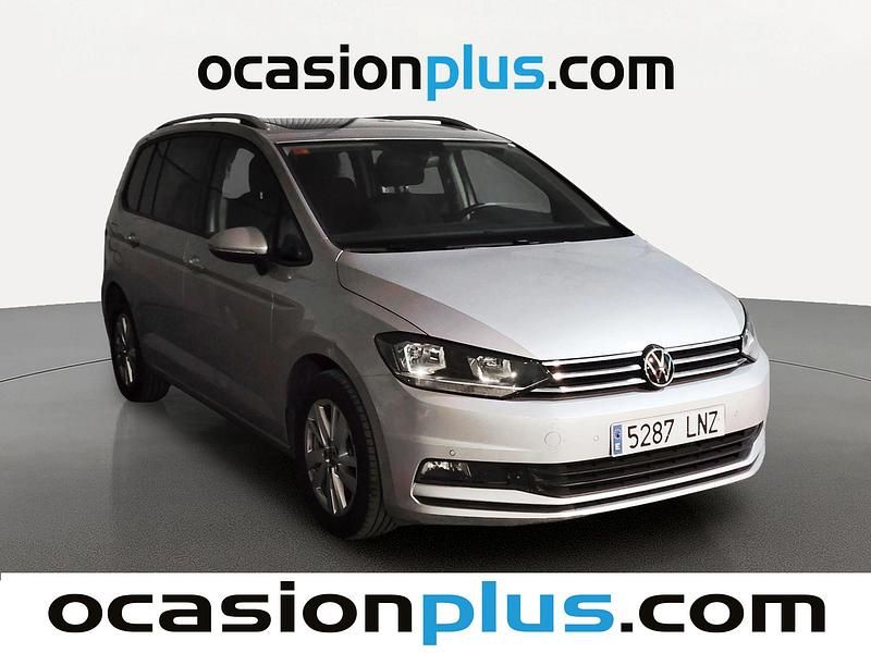 Usado VW Touran Advance 150 CV (110 kW) 2021 Gris plata Monovolumen