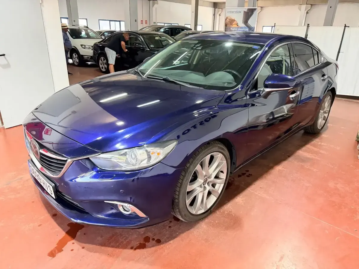Usado Mazda 6 Luxury 175 CV (128 kW) 2014 Azul Berlina