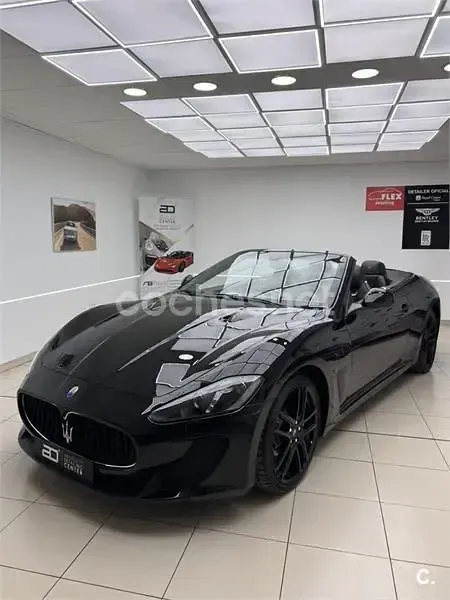 Usado Maserati GranCabrio 460 CV (338 kW) 2013 Negro Descapotable