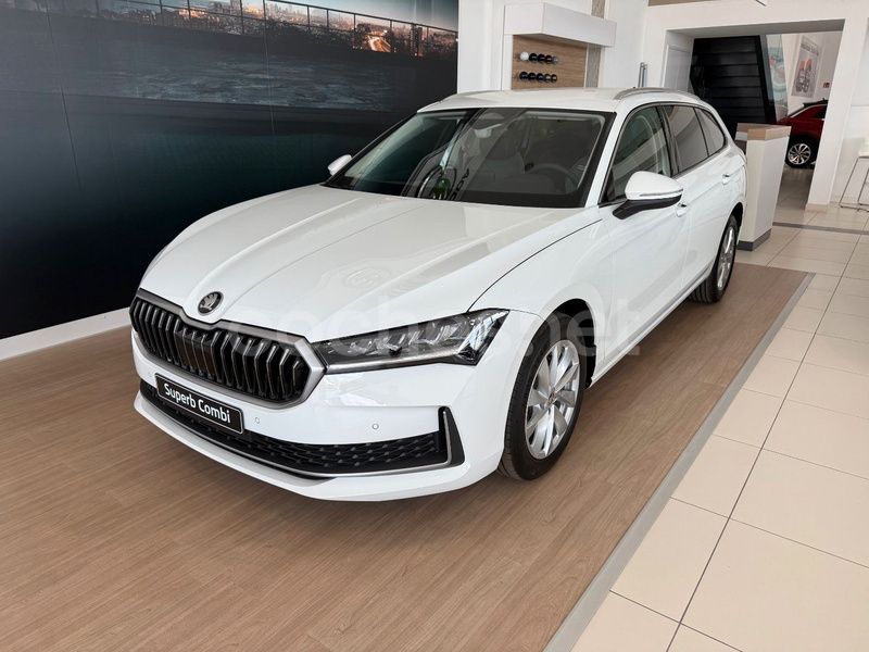 Blanco Nuevo 2025 Skoda Superb Selection Familiar | 38.990 € (Buen precio) - Imagen 1/4