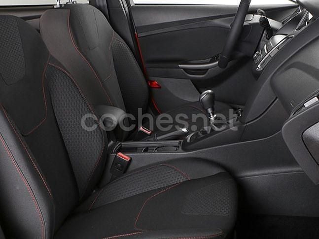 Negro Usado 2017 Ford Focus ST-Line Berlina | 12.499 € (Buen precio) - Imagen 1/4