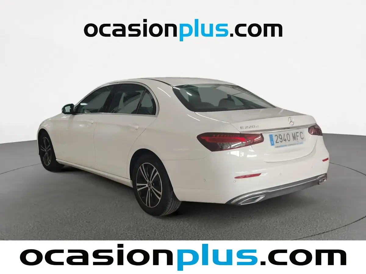 Usado Mercedes E220 200 CV (147 kW) 2023 Blanco Berlina
