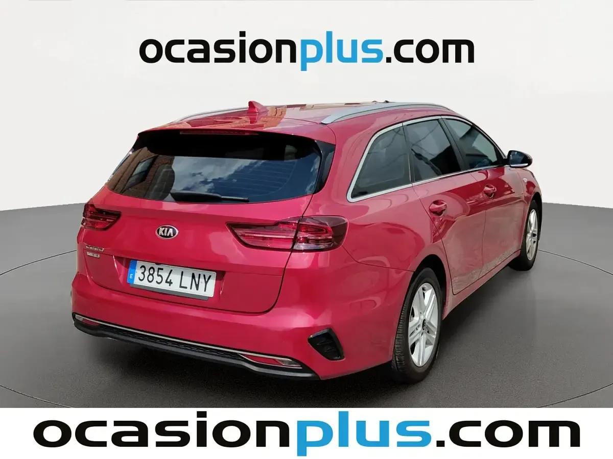 Usado Kia Ceed 120 CV (88 kW) 2021 Rojo Utilitario