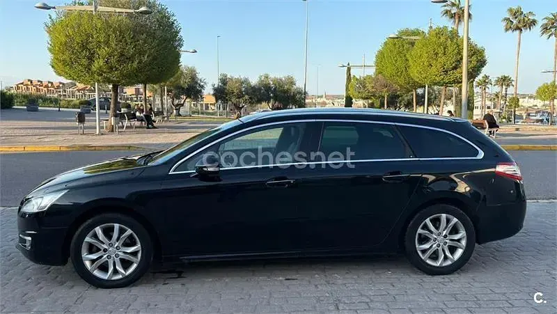 Usado Peugeot 508 SW Allure 140 CV (102 kW) 2014 Negro Familiar