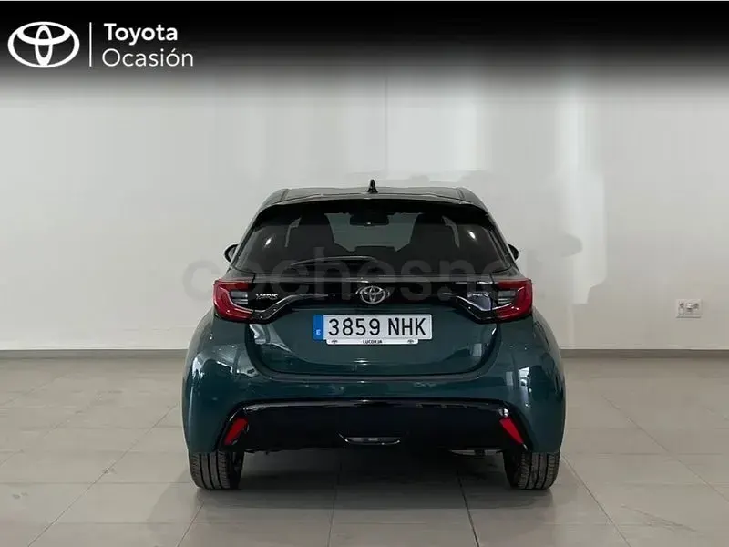 Usado Toyota Yaris Hybrid Style 116 CV (85 kW) 2025 Verde Berlina