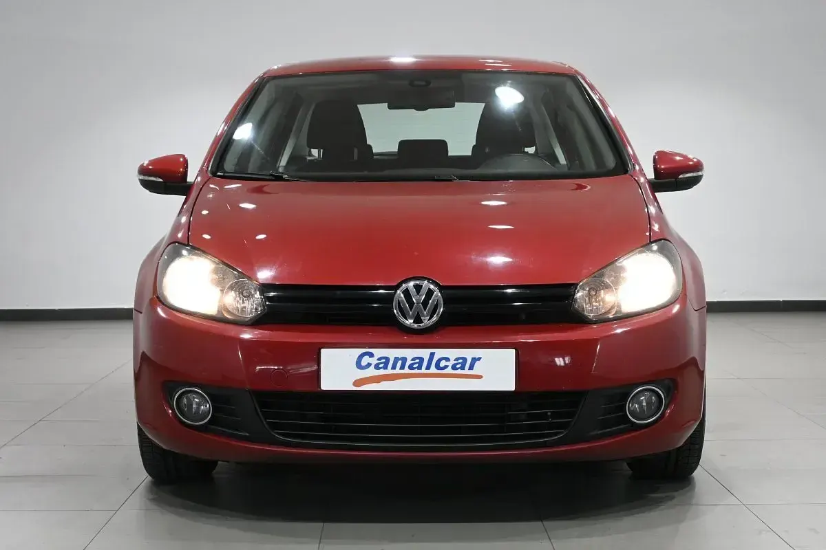 Usado VW Golf VI Advance 110 CV (80 kW) 2009 Granate Utilitario