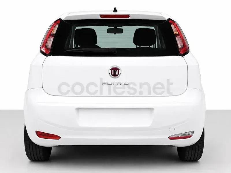 Usado Fiat Punto Young 69 CV (50 kW) 2014 Blanco Utilitario