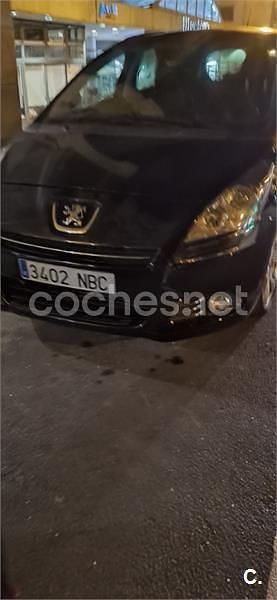 Usado Peugeot 5008 112 CV (82 kW) 2012 Negro Monovolumen