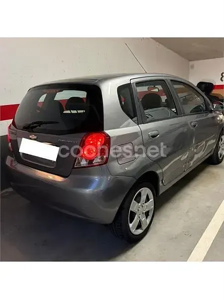 Usado Chevrolet Kalos SE 94 CV (69 kW) 2006 Gris / plata Berlina