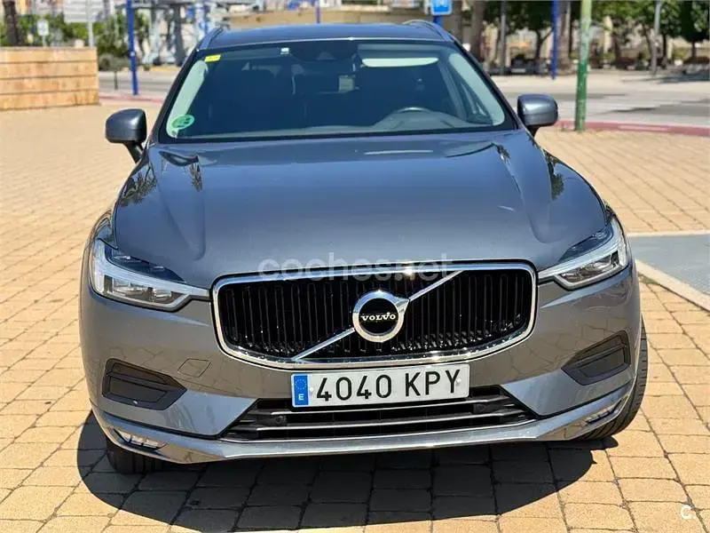 Usado Volvo XC60 Momentum 190 CV (139 kW) 2018 Gris / plata SUV